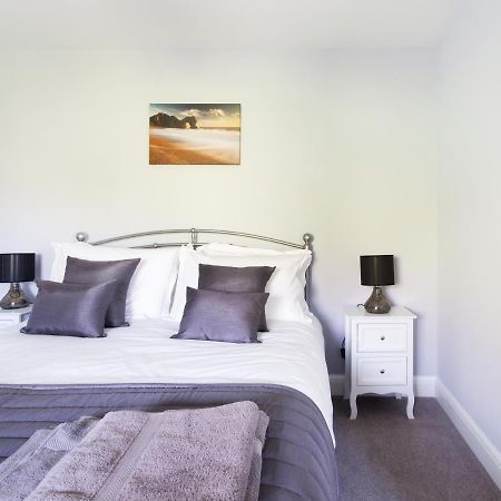 The Hideout, A Detached Lodge, Hot Tub, Heating, Wifi & Parking Long Bredy Exterior photo