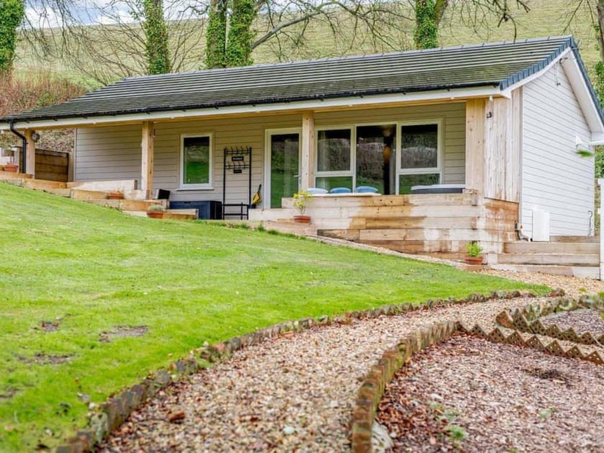 The Hideout, A Detached Lodge, Hot Tub, Heating, Wifi & Parking Long Bredy Exterior photo