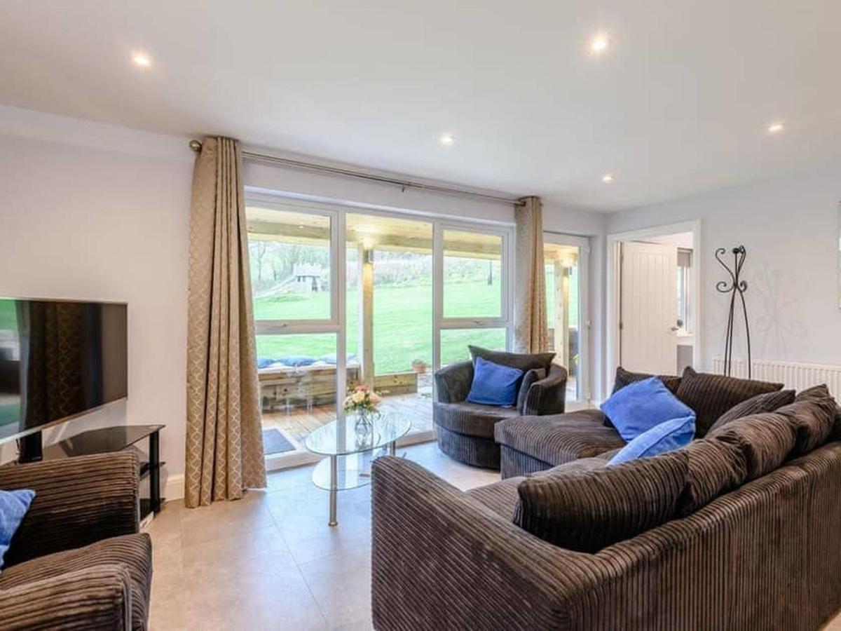 The Hideout, A Detached Lodge, Hot Tub, Heating, Wifi & Parking Long Bredy Exterior photo