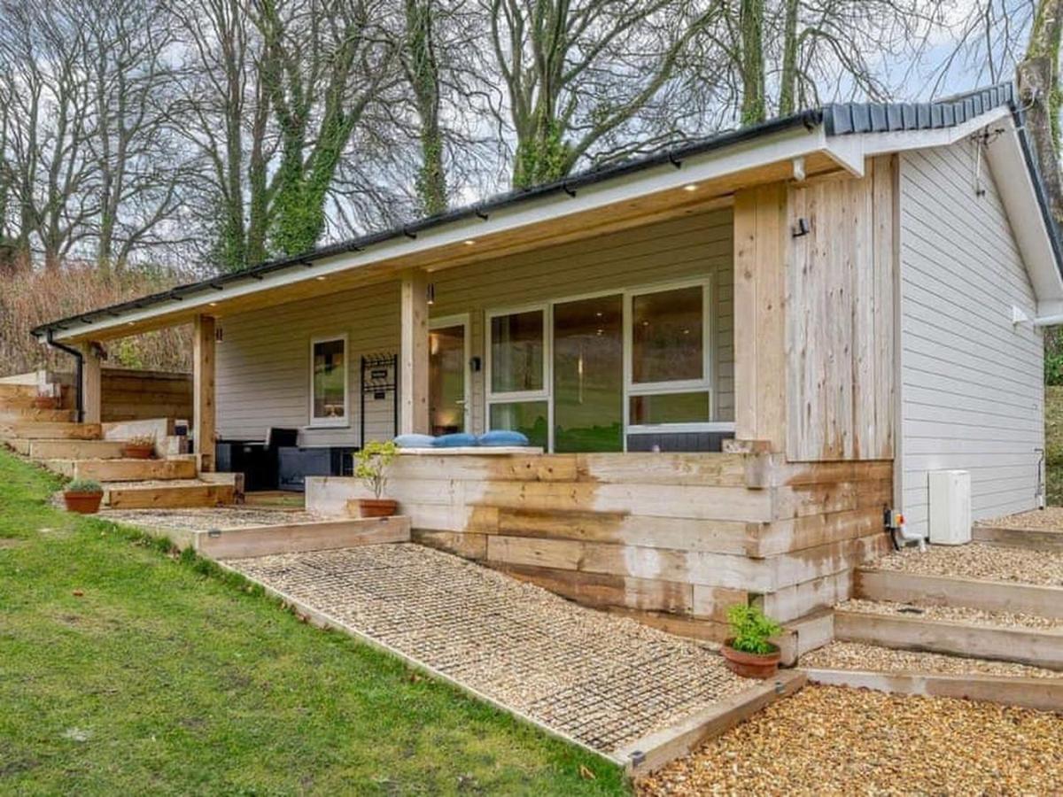 The Hideout, A Detached Lodge, Hot Tub, Heating, Wifi & Parking Long Bredy Exterior photo